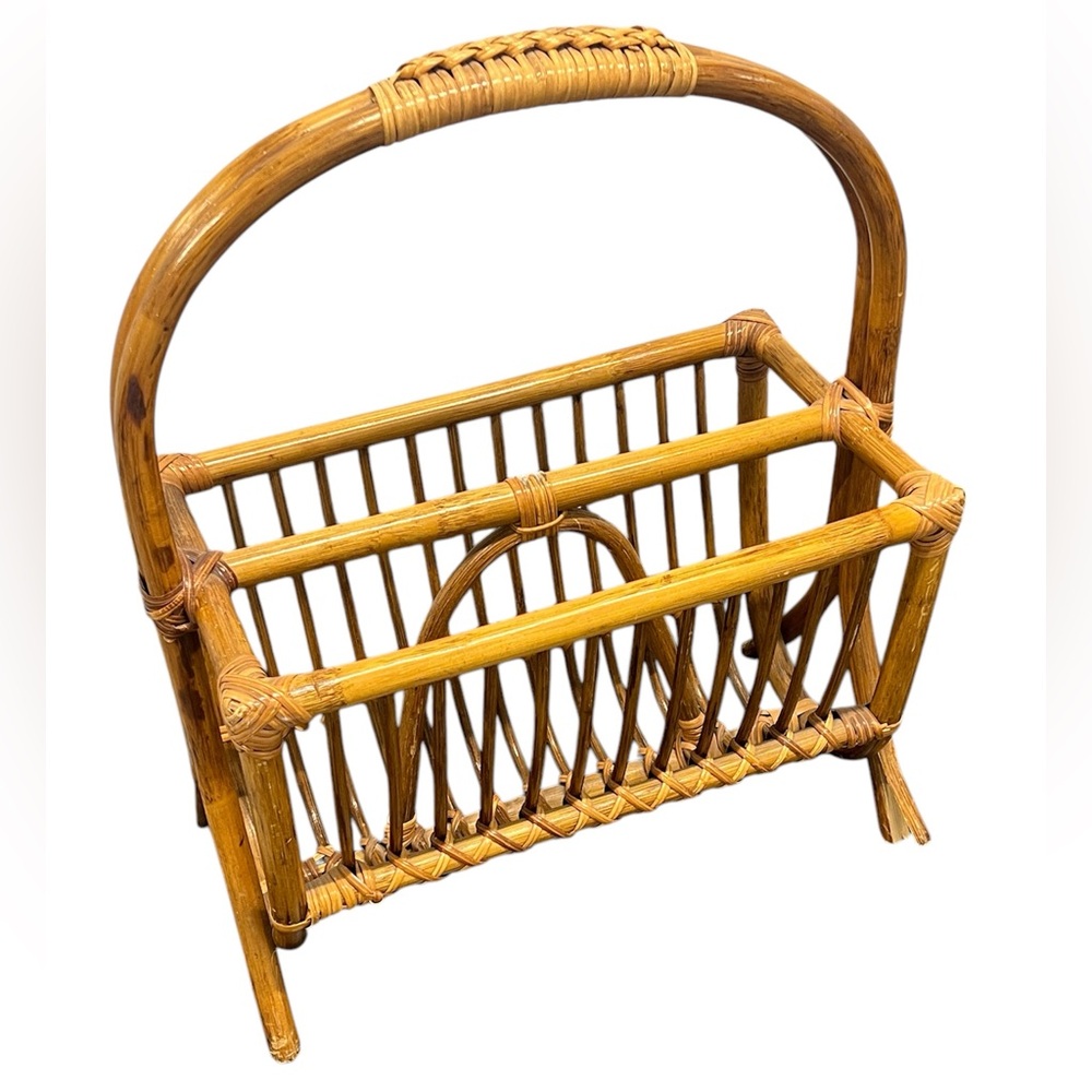 VINTAGE RATTAN BAMBOO MAGAZINE RACK - Picture 3 of 11